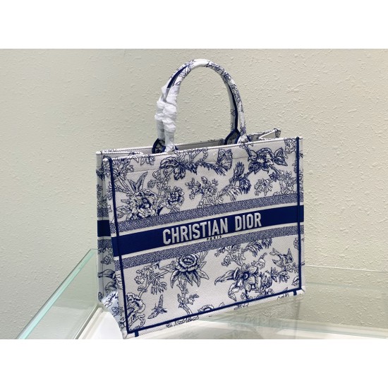 Tote book
