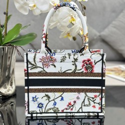 Tote book
