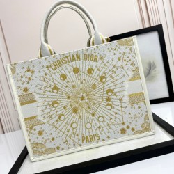 Tote book
