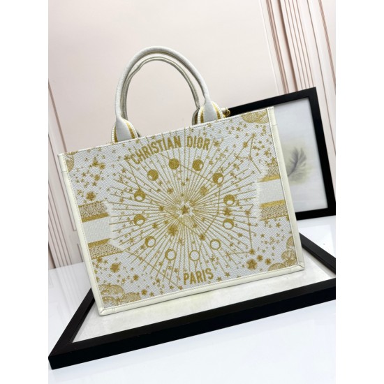 Tote book