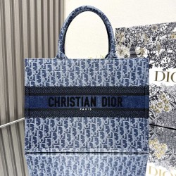 Tote book