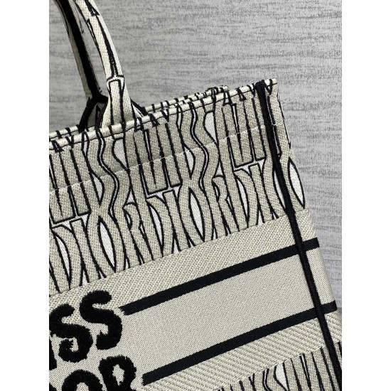 Tote book