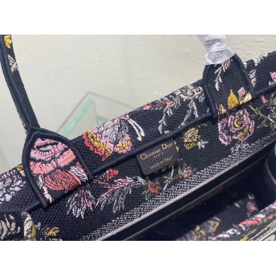 Tote book