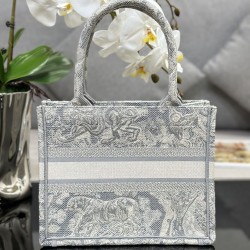 Tote book