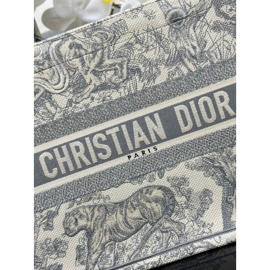 Tote book