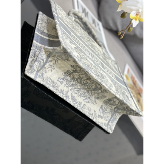 Tote book
