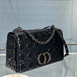 Montaigne 30