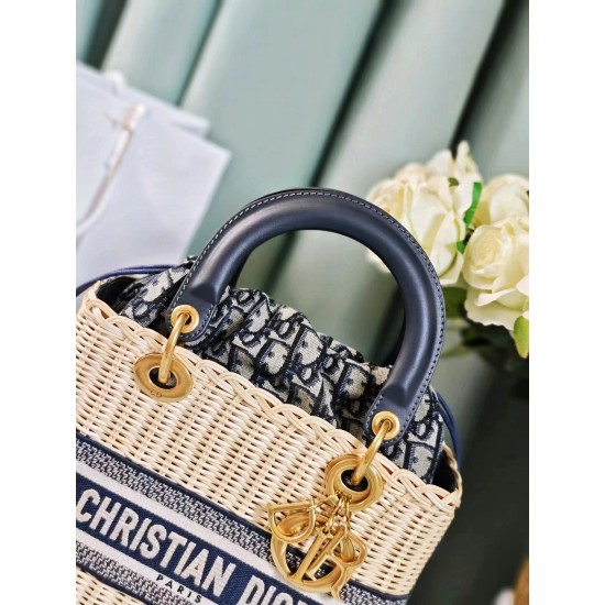Tote book