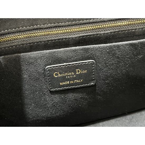 Tote book