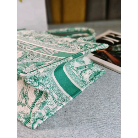 Tote book
