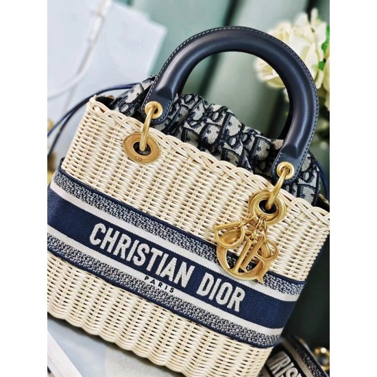 Tote book