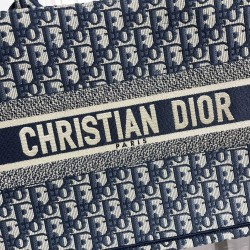 Tote book