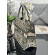 Tote book