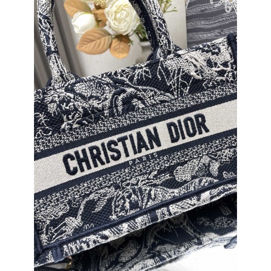 Tote book Tote book