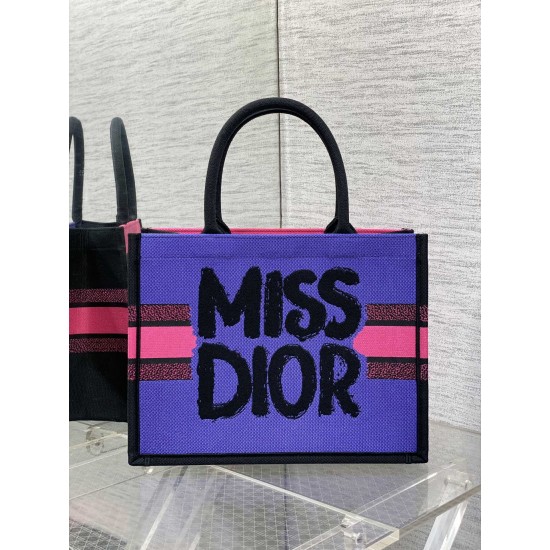 Tote book