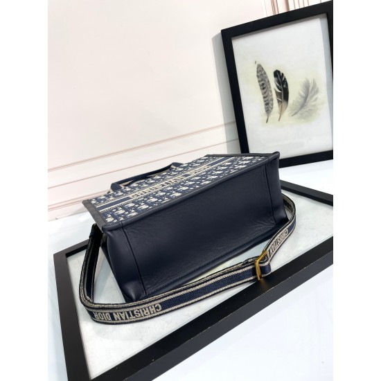 Tote book