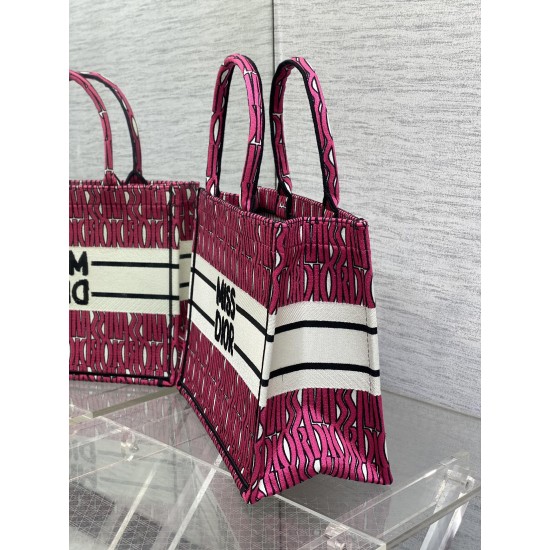 Tote book