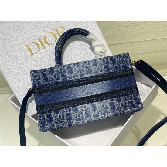 Tote book