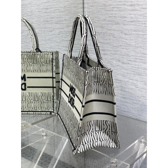 Tote book