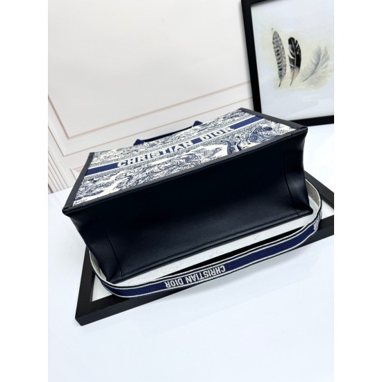 Tote book