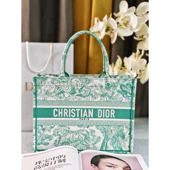 Tote book