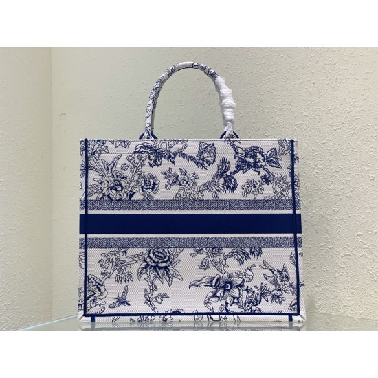 Tote book