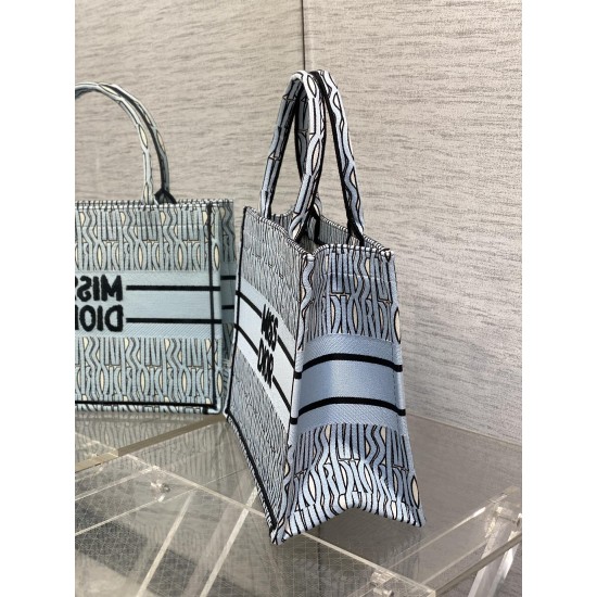 Tote book