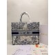Tote book