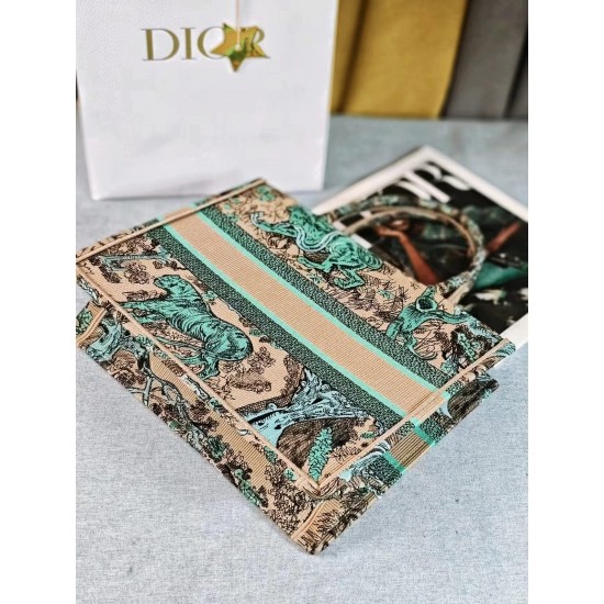 Tote book