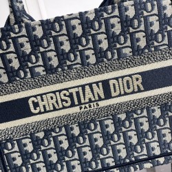Tote book