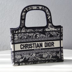 Tote book