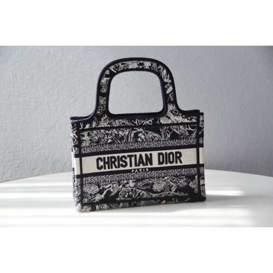 Tote book