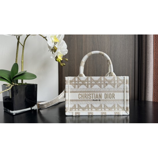 Tote book