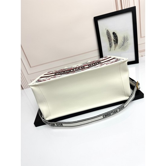 Tote book