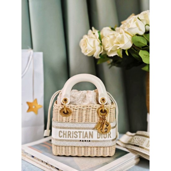 Tote book