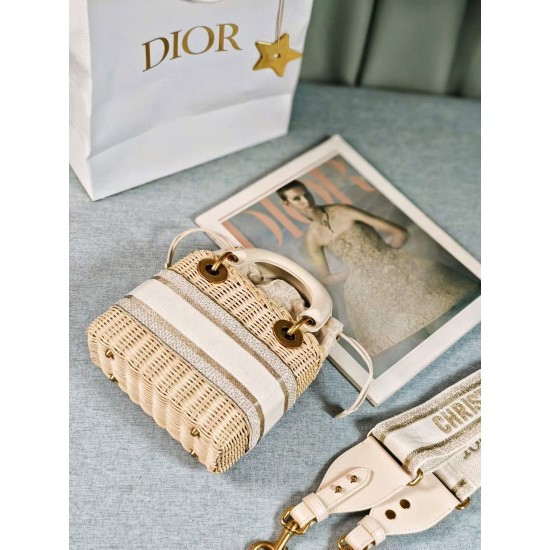 Tote book