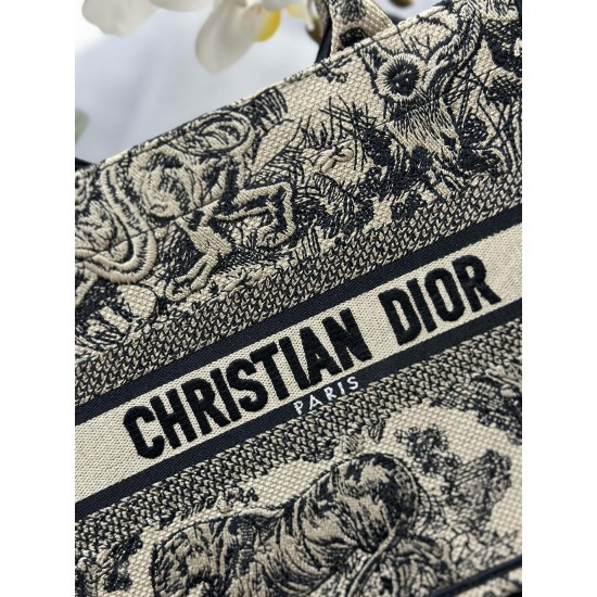 Tote book