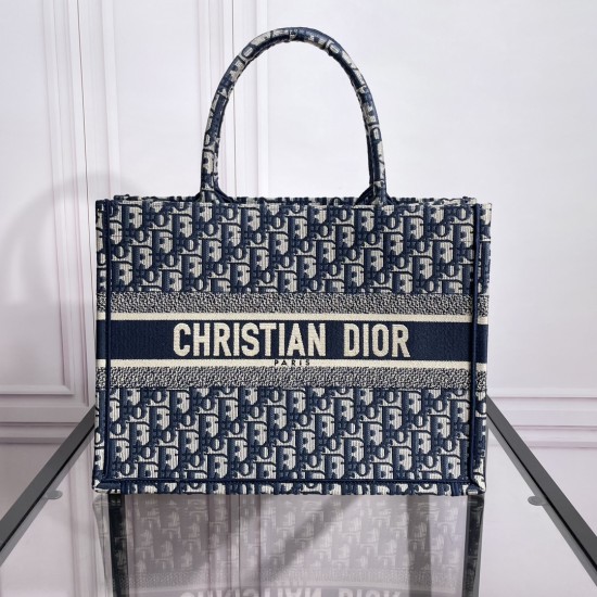 Tote book