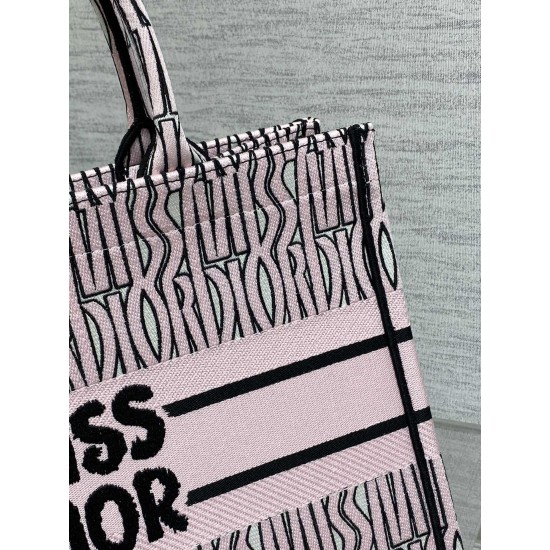 Tote book
