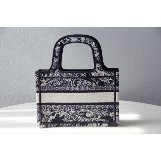 Tote book