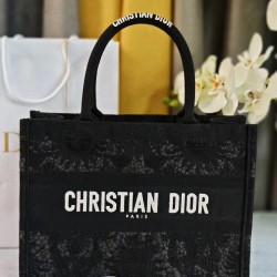 Tote book