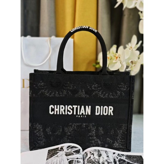 Tote book