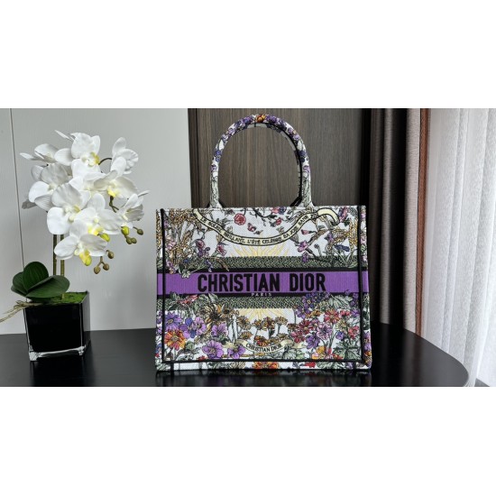 Tote book