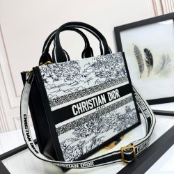 Tote book
