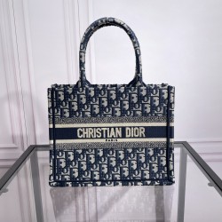 Tote book