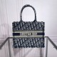 Tote book