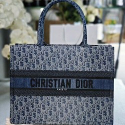 Tote book