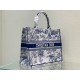 Tote book