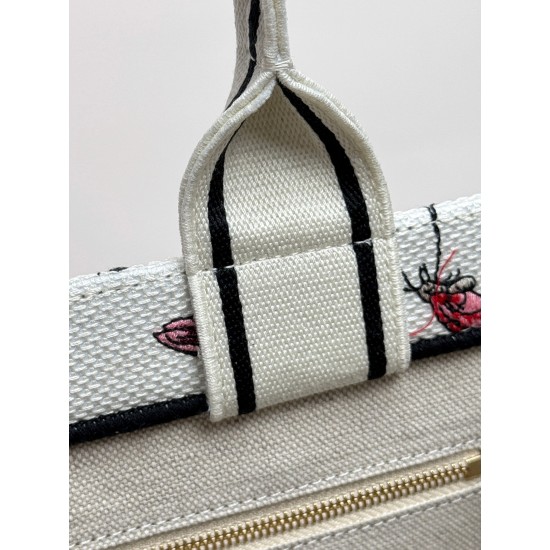 Tote book