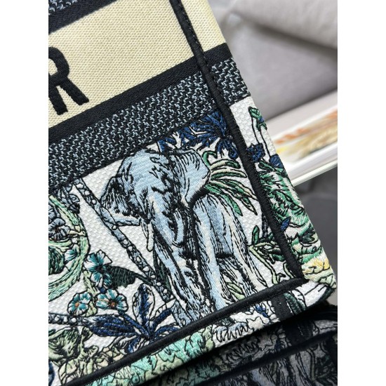 Tote book